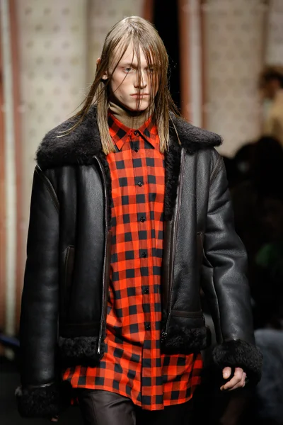 Look 32